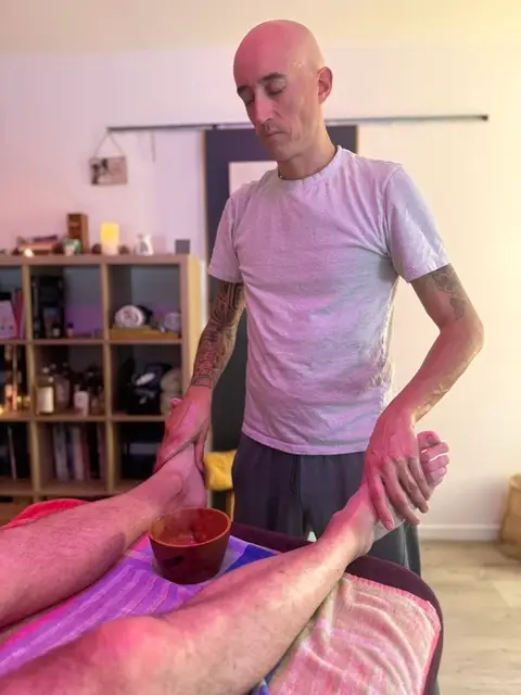 Jérémie canet | Les Mains Sages de Jérémie. Massages Bien-être à Saint Gilles Pligeaux.